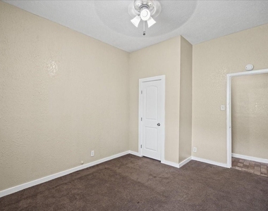3005 Avenue L - Photo Thumbnail 9