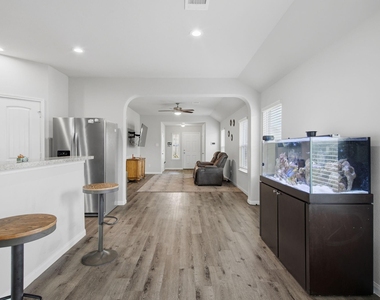 5315 Brooklyn Rose Drive - Photo Thumbnail 4