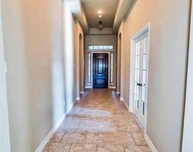 3207 Gibbons Crest Lane - Photo Thumbnail 4