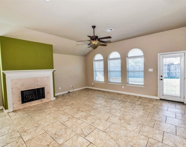 3207 Gibbons Crest Lane - Photo Thumbnail 11