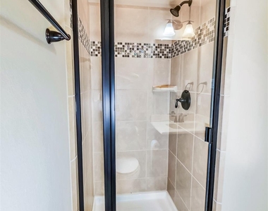 3207 Gibbons Crest Lane - Photo Thumbnail 33