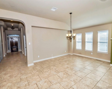 3207 Gibbons Crest Lane - Photo Thumbnail 9