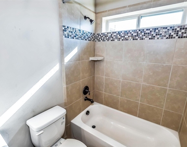 3207 Gibbons Crest Lane - Photo Thumbnail 29