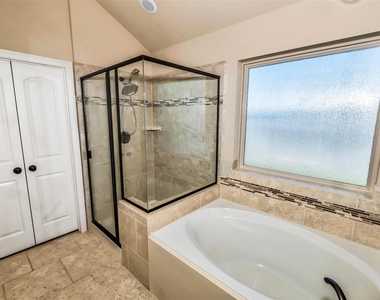 3207 Gibbons Crest Lane - Photo Thumbnail 21