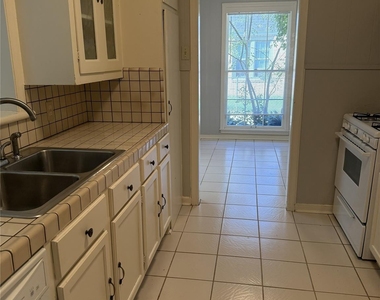 1317 Sneed Drive - Photo Thumbnail 7