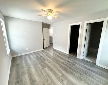 8215 Crestview Drive - Photo Thumbnail 15