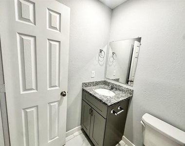 8215 Crestview Drive - Photo Thumbnail 29