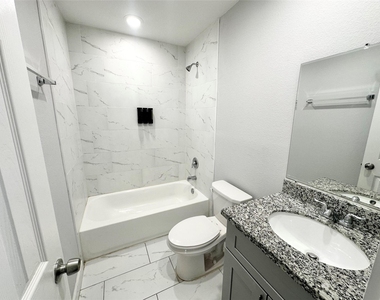 8215 Crestview Drive - Photo Thumbnail 17