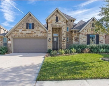 20427 Montecrest Circle - Photo Thumbnail 1