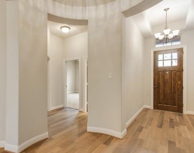 20427 Montecrest Circle - Photo Thumbnail 2