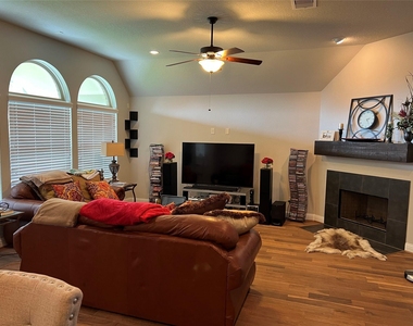 20427 Montecrest Circle - Photo Thumbnail 3