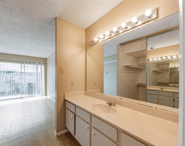 6315 Cattails Lane - Photo Thumbnail 21