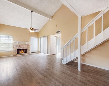 6315 Cattails Lane - Photo Thumbnail 8