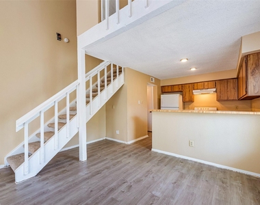 6315 Cattails Lane - Photo Thumbnail 7