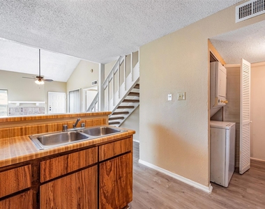 6315 Cattails Lane - Photo Thumbnail 13