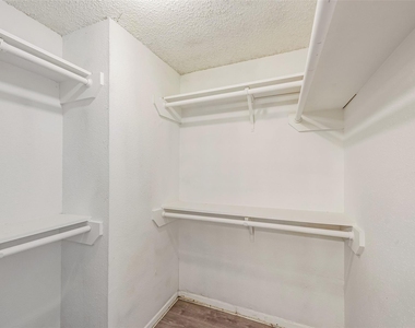 6315 Cattails Lane - Photo Thumbnail 20