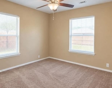 14223 Curry Creek Lane - Photo Thumbnail 6