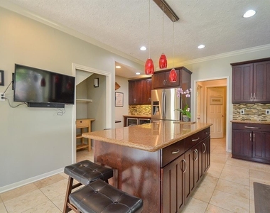 7103 Adobe Meadows Court - Photo Thumbnail 12