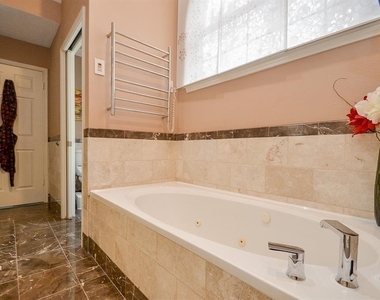 7103 Adobe Meadows Court - Photo Thumbnail 23