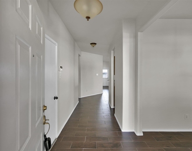 11510 Harbour Lake Court - Photo Thumbnail 3