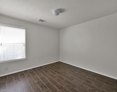 11510 Harbour Lake Court - Photo Thumbnail 18