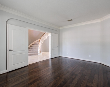1311 Hopkins Park Drive - Photo Thumbnail 5