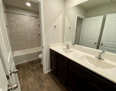 13832 Rock Island Trail - Photo Thumbnail 29