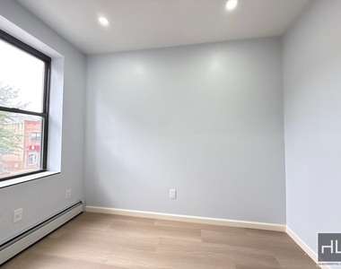 Steinway Street - Photo Thumbnail 8
