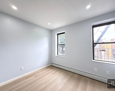 Steinway Street - Photo Thumbnail 6