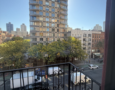 1631 2nd Avenue - Photo Thumbnail 2