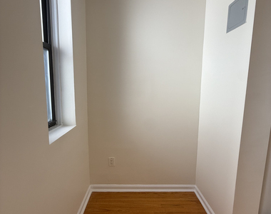 1631 2nd Avenue - Photo Thumbnail 11