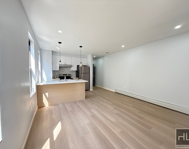 Steinway Street - Photo Thumbnail 6