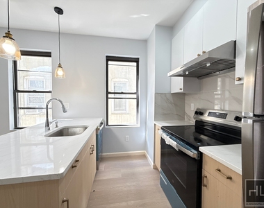 Steinway Street - Photo Thumbnail 2