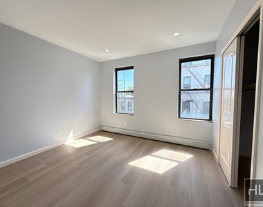 Steinway Street - Photo Thumbnail 5