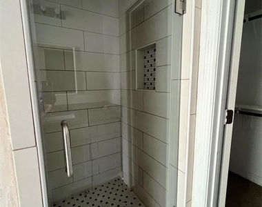 7205 Carver Road - Photo Thumbnail 6