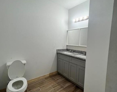 7205 Carver Road - Photo Thumbnail 4