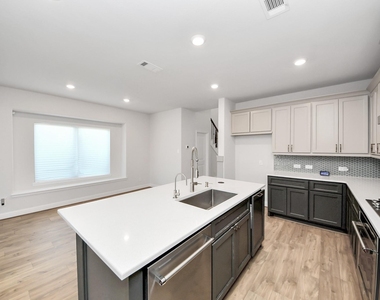 4251 Colony Lane - Photo Thumbnail 15