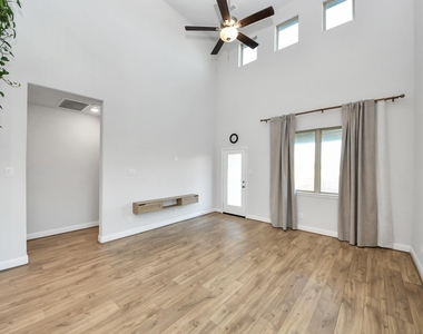 4251 Colony Lane - Photo Thumbnail 22
