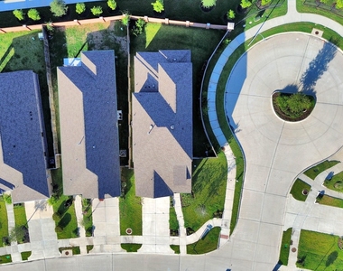 4251 Colony Lane - Photo Thumbnail 41