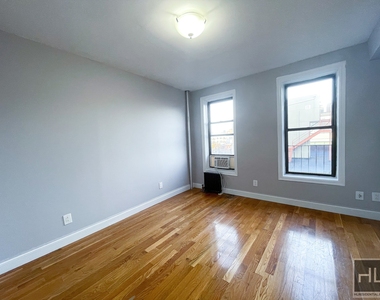 East 124th Street - Photo Thumbnail 5