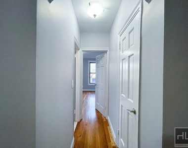 East 124th Street - Photo Thumbnail 3
