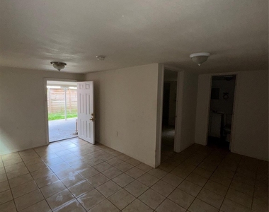 2501 Truxillo Street - Photo Thumbnail 1