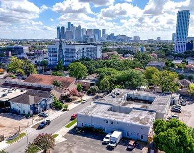 1419 Hawthorne - Photo Thumbnail 12