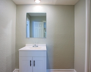 1419 Hawthorne - Photo Thumbnail 8