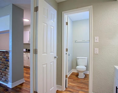 1419 Hawthorne - Photo Thumbnail 3