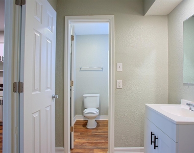 1419 Hawthorne - Photo Thumbnail 5