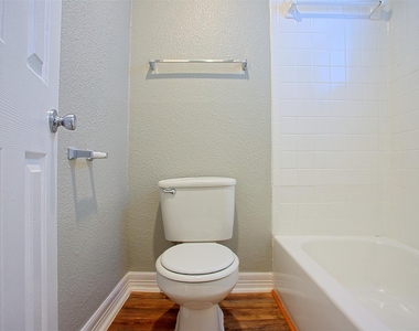 1419 Hawthorne - Photo Thumbnail 6