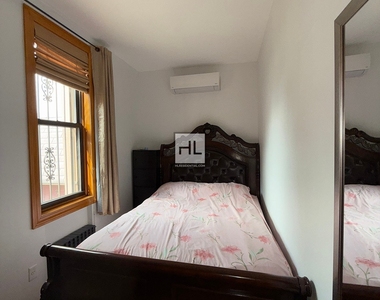 East 51 Street - Photo Thumbnail 24
