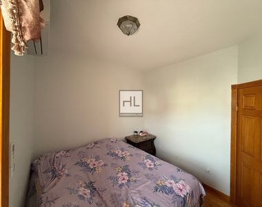 East 51 Street - Photo Thumbnail 27