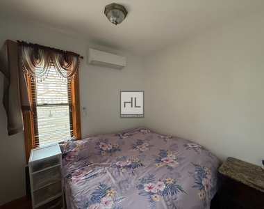 East 51 Street - Photo Thumbnail 26